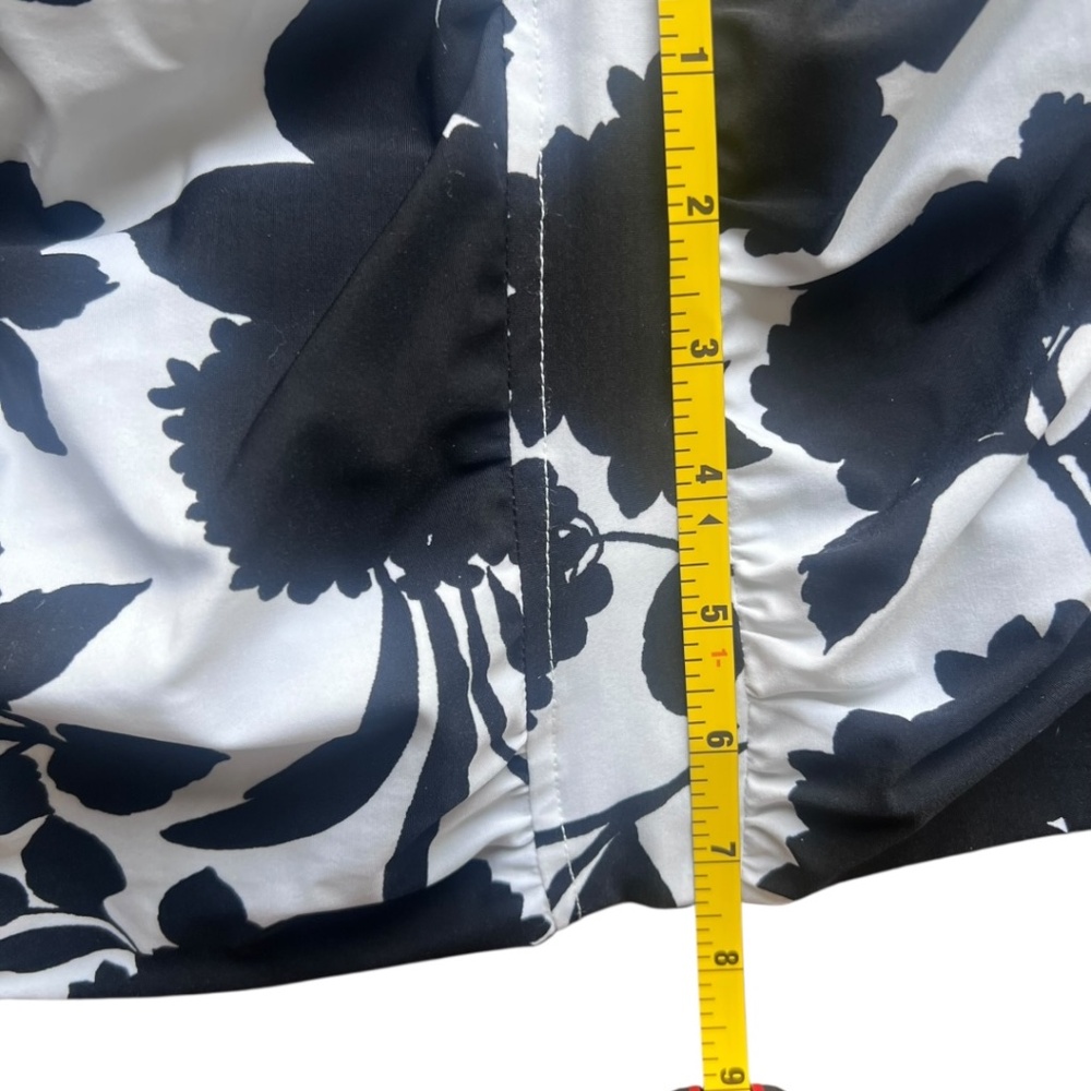 Black White Floral Mini Skirt Made in New York Size 8 - Picture 7 of 7